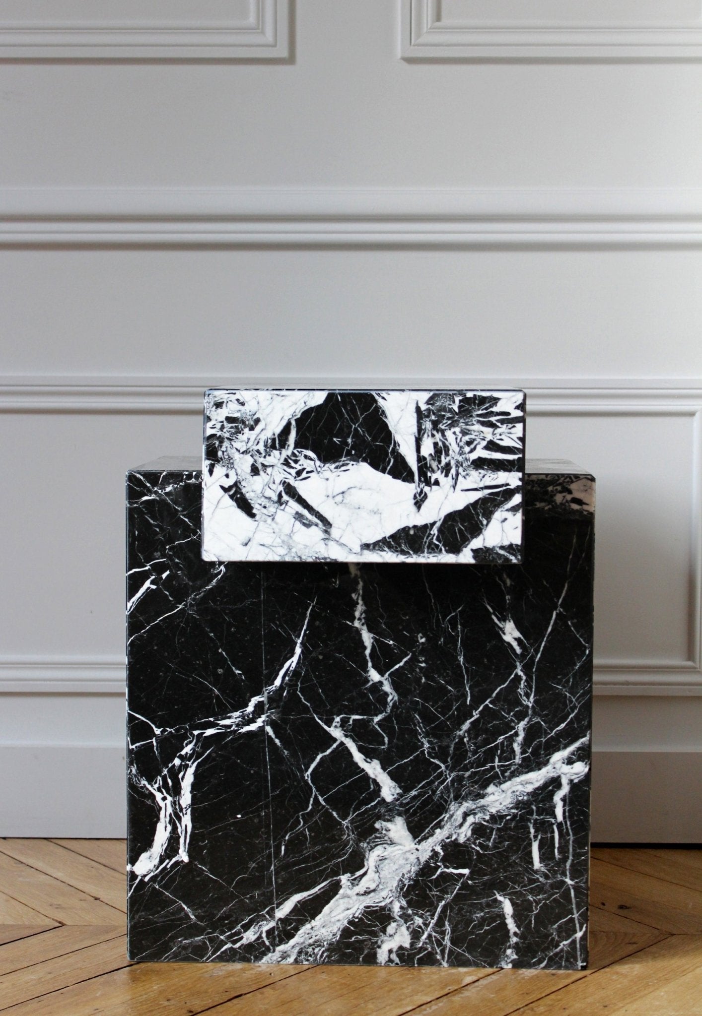 Sorrento Marble &amp; Onyx Plinth - Elsa Home And Beauty